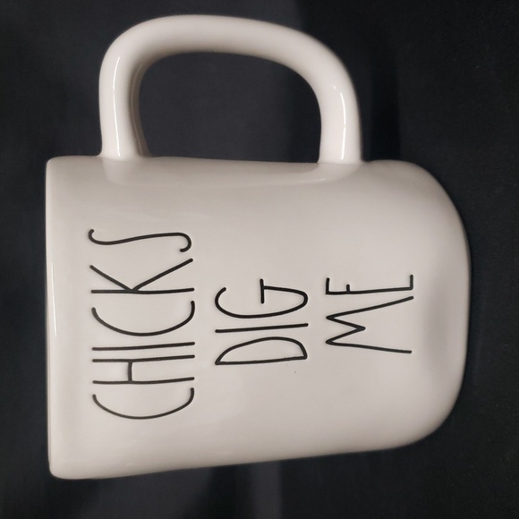Rae Dunn Artisan Collection "CHICKS DIG ME" Ceramic Mug - Picture 1 of 5